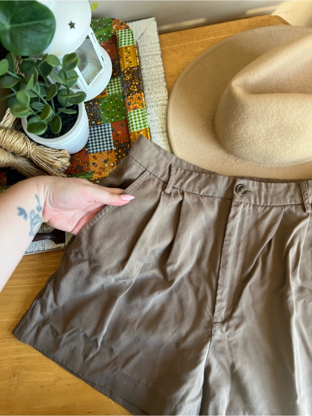 Reformation | Mason Shorts - Picture 6 of 9